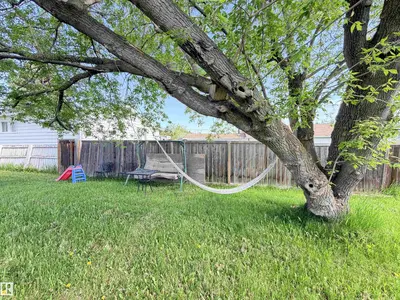 Interior photo 2 of 4823 49 ST
