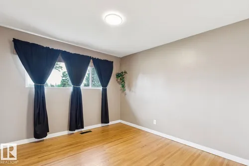 5203 103 AV NW NW, Edmonton - $490,000
