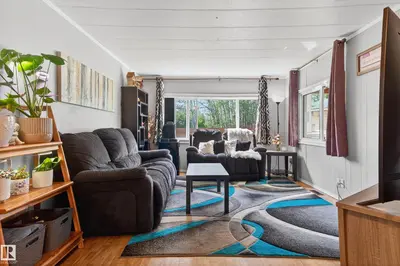 Interior photo 3 of 5007 51 AV
