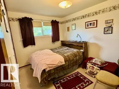Interior photo 4 of 5454 46 ST