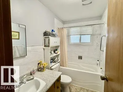 Interior photo 3 of 5454 46 ST