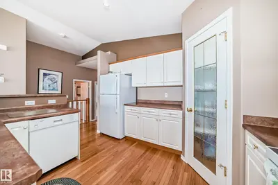 Interior photo 2 of 40 HERITAGE CR