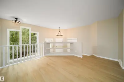 Interior photo 2 of 1212 ORMSBY LN NW