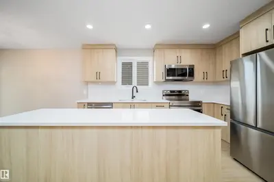Interior photo 4 of 1212 ORMSBY LN NW