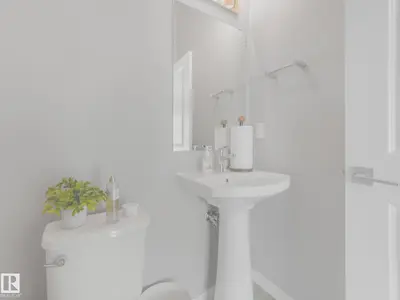 Interior photo 2 of 516 35 ST SW