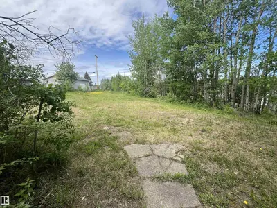 Interior photo 1 of 5128 50 ST