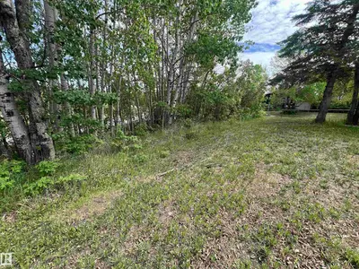 Interior photo 2 of 5128 50 ST
