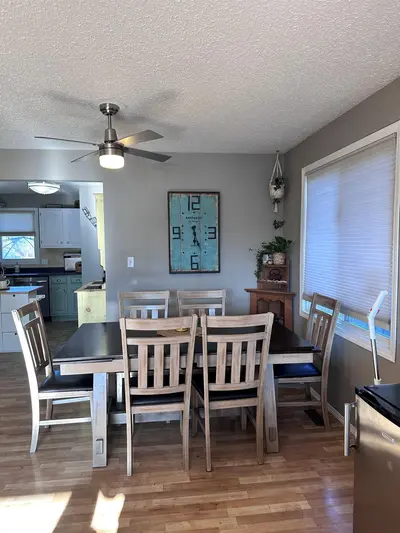 Interior photo 2 of 5109 50 ST