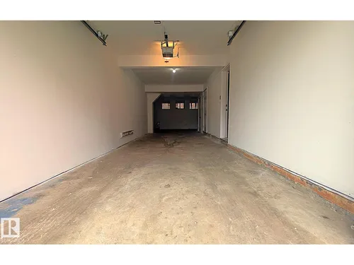 #11 13215 153 AV NW, Edmonton - $291,000