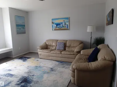 Interior photo 4 of 17348 8 AV SW