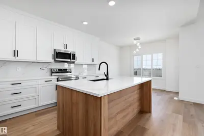 Interior photo 4 of 