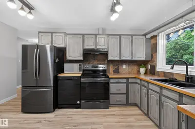 Interior photo 4 of 302 FIR ST