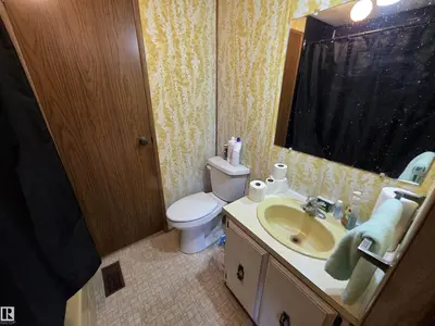 Interior photo 2 of 53024A RR 84