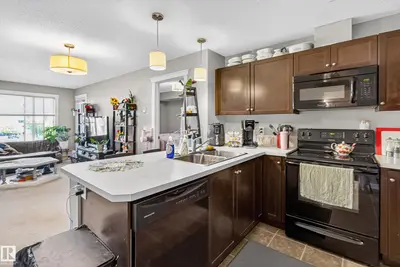 Interior photo 2 of #302 3715 WHITELAW LN NW