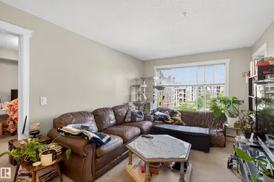 Interior photo 3 of #302 3715 WHITELAW LN NW