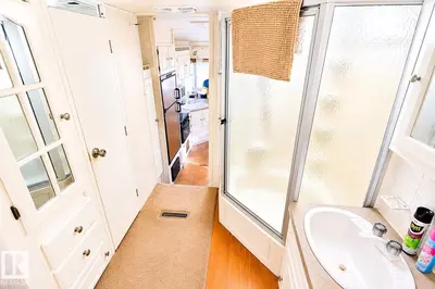 Interior photo 4 of 123 58532 Range Road 113