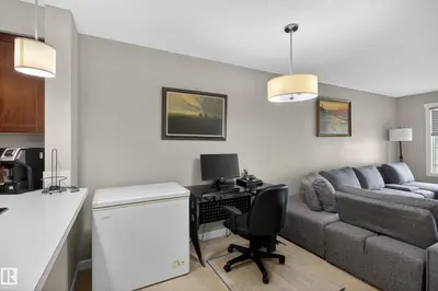 Interior photo 3 of #207 3719 WHITELAW LN NW