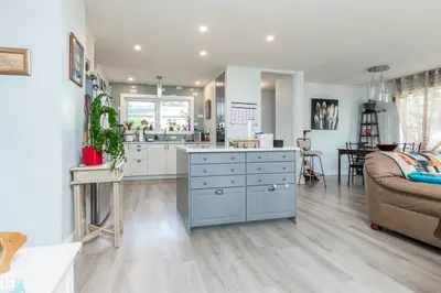 Interior photo 1 of 88 CIRCLEWOOD DR