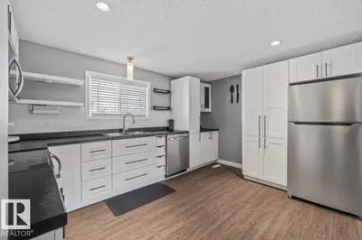 Interior photo 3 of 11910 95 ST NW