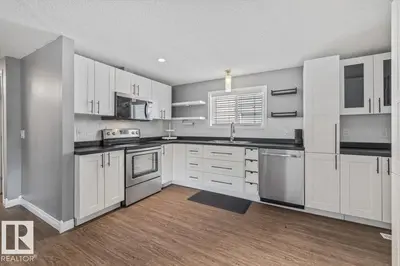 Interior photo 4 of 11910 95 ST NW