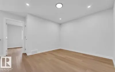 Interior photo 3 of 3025 39 AV