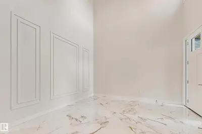 Interior photo 2 of 4015 39 STREET