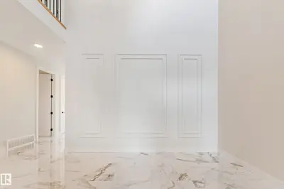 Interior photo 3 of 4015 39 STREET