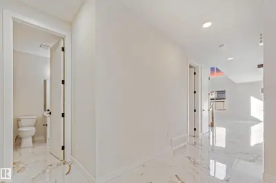 Interior photo 4 of 4015 39 STREET