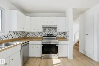 Interior photo 3 of 202 KASKITAYO CO NW