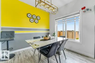 Interior photo 2 of 3923 40 AV