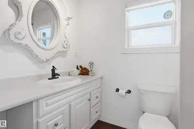 Interior photo 3 of 56502 RGE ROAD 33