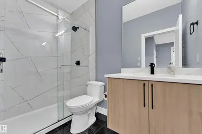 Interior photo 4 of 431 ROBERTS CR