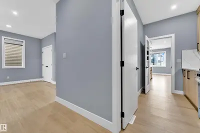 Interior photo 2 of 431 ROBERTS CR