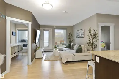 Interior photo 2 of #905 10226 104 ST NW