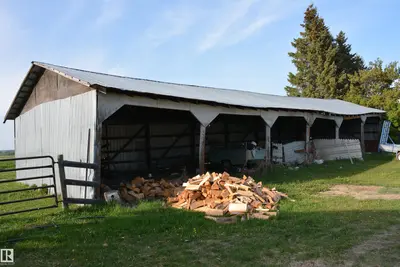 Interior photo 4 of 59032 Rge Rd 40