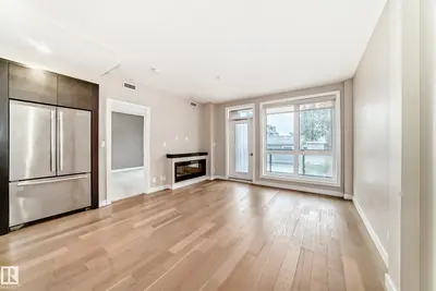 Interior photo 3 of #207 11710 87 AV NW