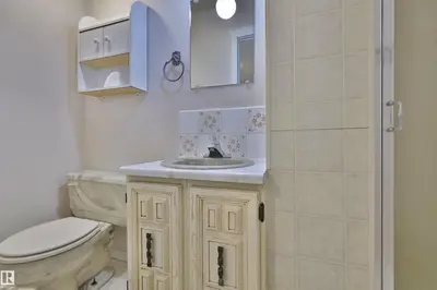 Interior photo 4 of 234077 B TWP ROAD 463