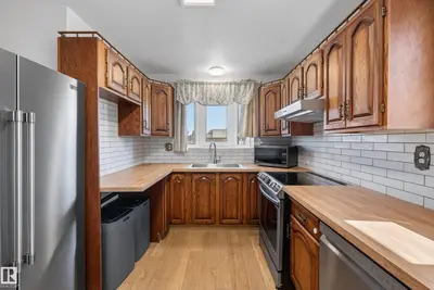 Interior photo 2 of 6203 90 AV NW