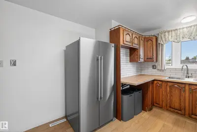 Interior photo 3 of 6203 90 AV NW