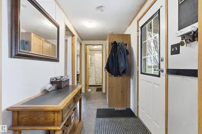 Interior photo 4 of 5 3400 48 ST