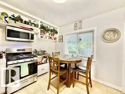 Interior photo 4 of 5611 51 AV