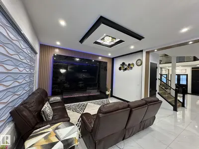 Interior photo 2 of 2123 18 AV NW