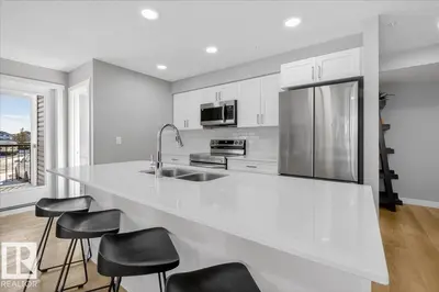Interior photo 4 of #125 1506 TAMARACK BV NW