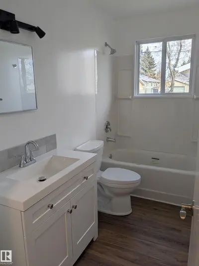 Interior photo 4 of 13636 135A AV NW