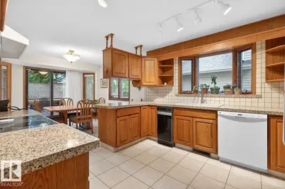Interior photo 3 of 104 WAYGOOD RD NW