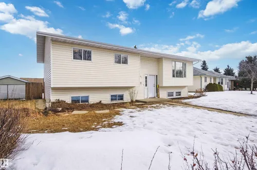 6008 54 AV, Camrose - $375,000
