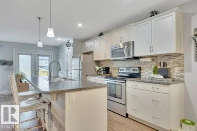 Interior photo 4 of 127 KIRPATRICK LI