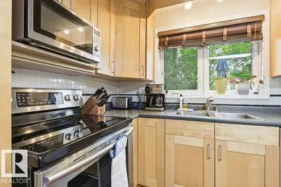 Interior photo 3 of 4903 52 ST