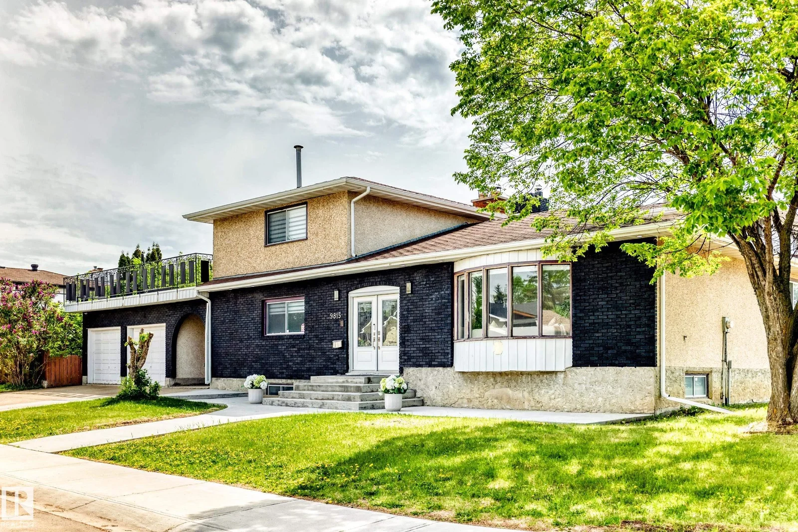 9815 159 AV NW, Edmonton - 6 bedroom Detached Single Family for sale