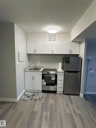 Interior photo 1 of 10160 114 ST NW